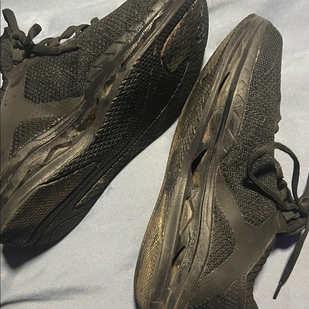 Black Athletic Sneakers - Picture 3 of 4